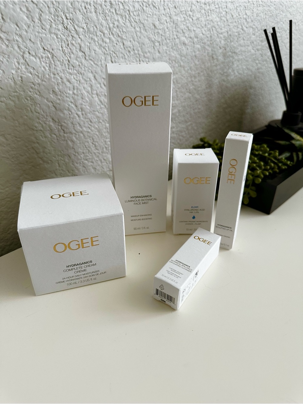 OGEE Hydraganics Skincare Set in Cream - Hydrating Cleansing Oil & Serums - Picture 2 of 3